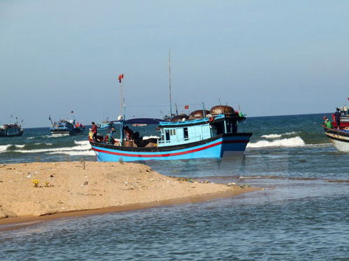 Nhiều cửa biển ở Phú Yên bị bồi lấp